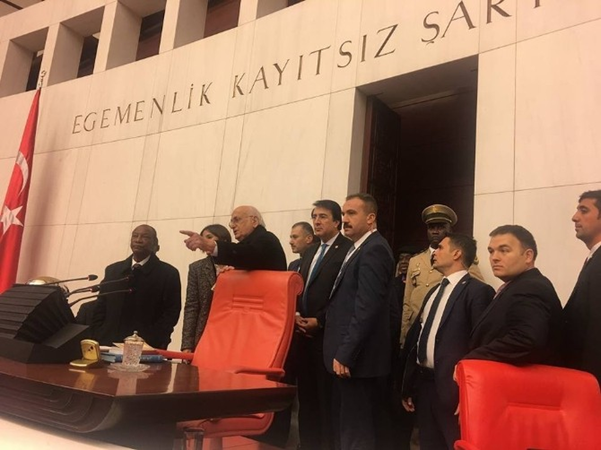 Aydemir: "Sayın Kahraman Abide Bir Şahsiyettir"