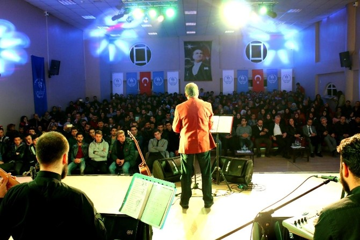 Aydın\'dan \'Vatan Ezgileri\' Geçti
