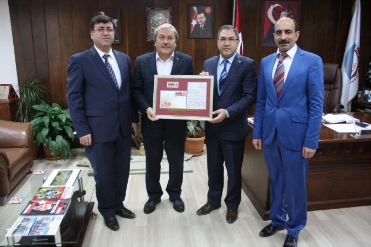 Bilecik PTT Baş Müdürü Bozkurt, Osmaneli Belediye Başkanı Şahin\'i Ziyaret Etti
