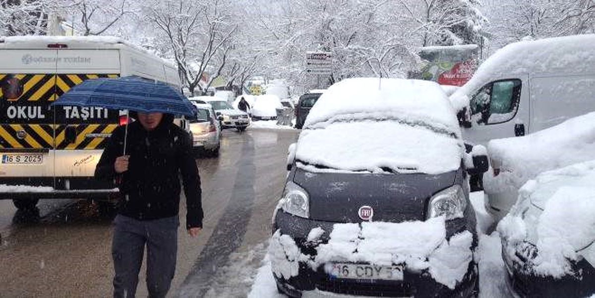 Bursa\'da Kar Yağışı Etkisini Sürdürüyor