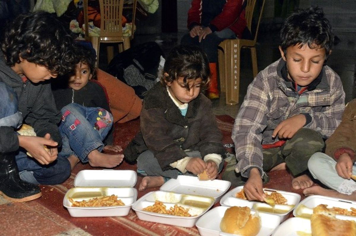 Büyükşehir Belediyesi, Suriyeli Mültecilere de Yardım Elini Uzattı