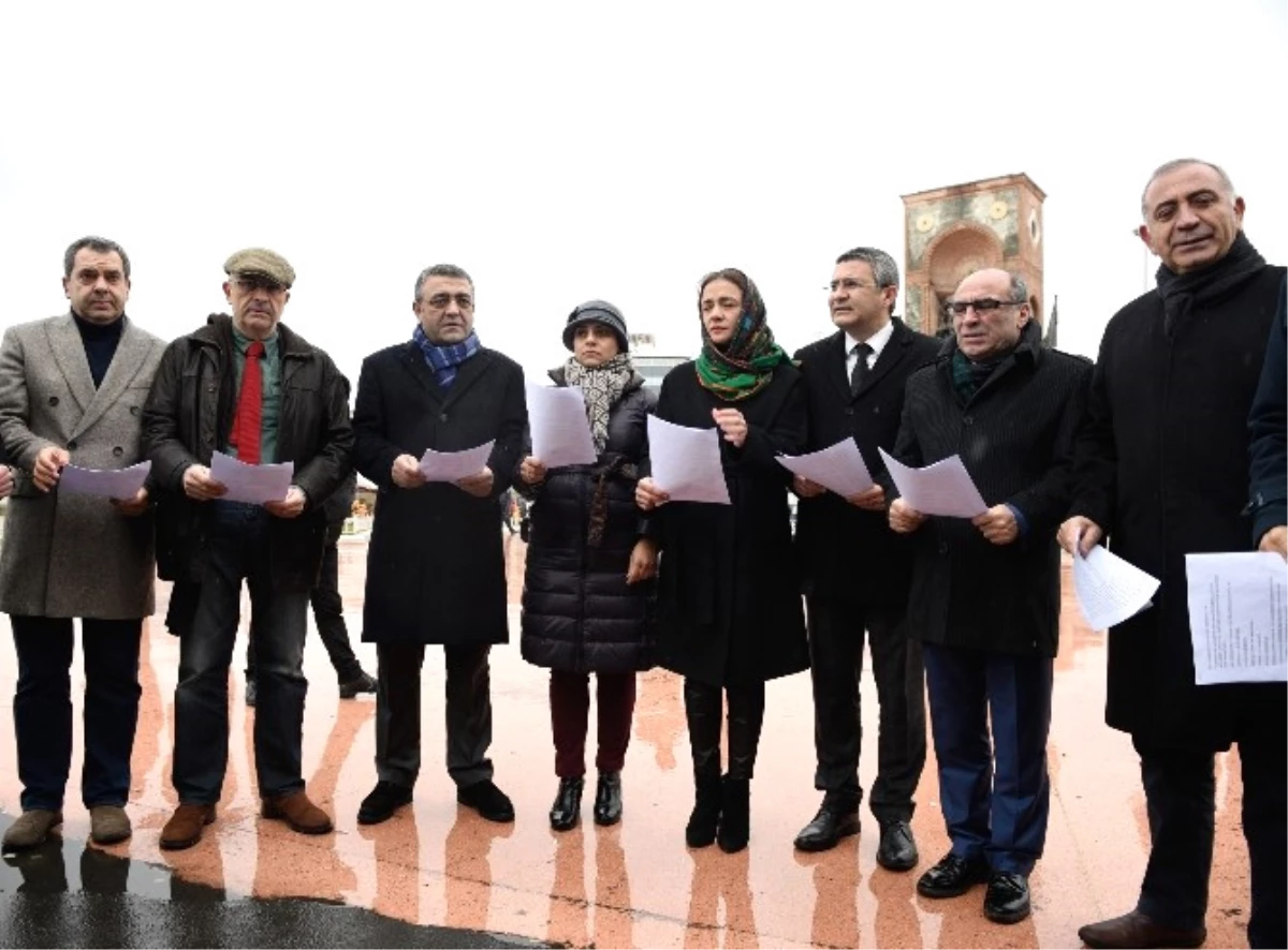 CHP\'den "Anayasa Değişiklik Teklifine" Eş Zamanlı Protesto