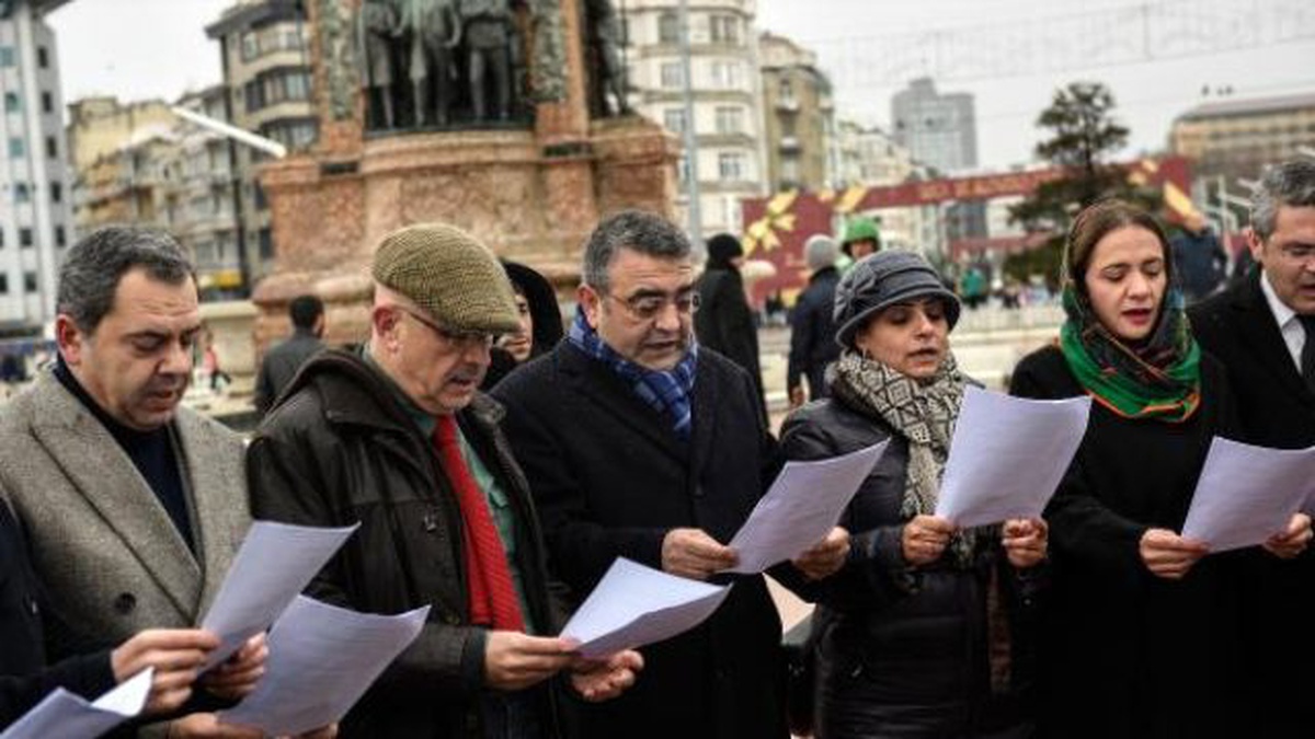 CHP\'li Milletvekilleri: Neden Tüm Gücü Yetkiyi Bir Kişiye Bağlamaktan Söz Ediyorsunuz