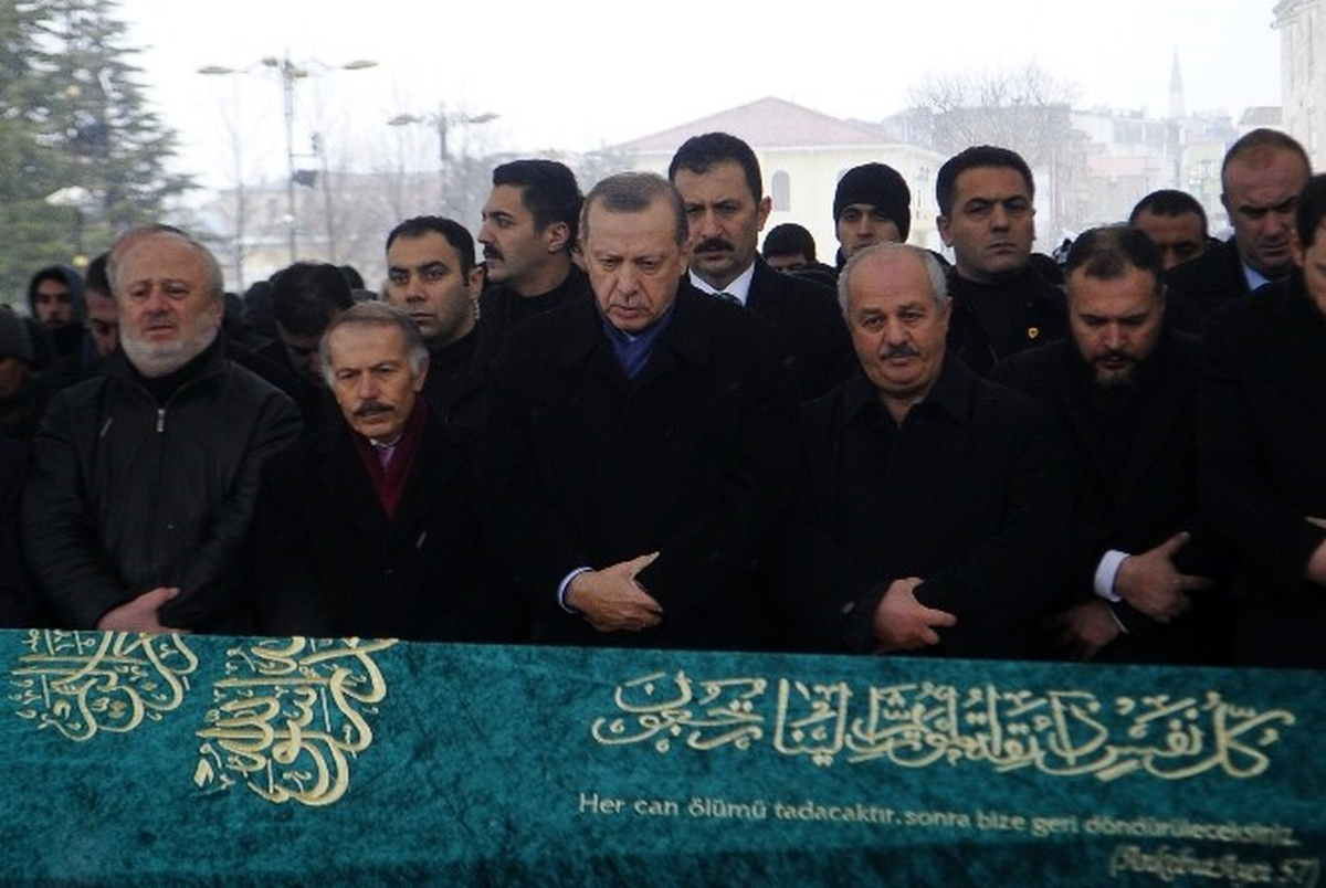 Cumhurbaşkanı Erdoğan, Fatih Camii\'nde Cenazeye Katıldı