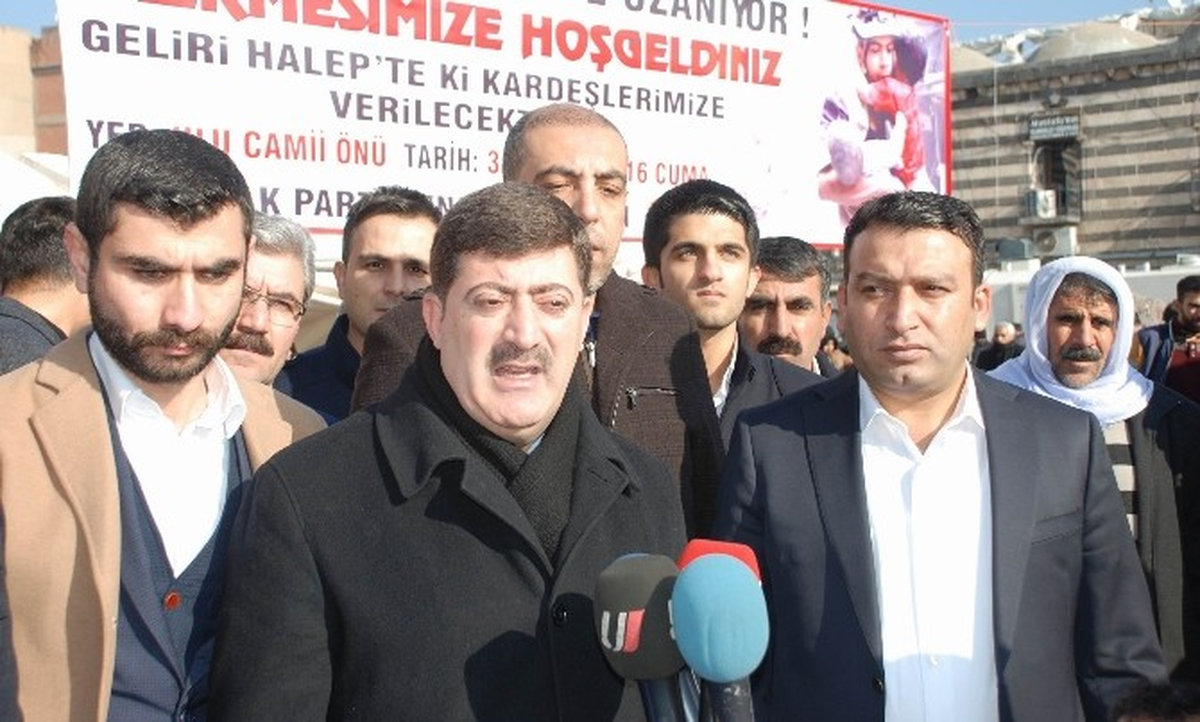 Diyarbakır\'da Halep İçin Yardım Kermesi Düzenlendi