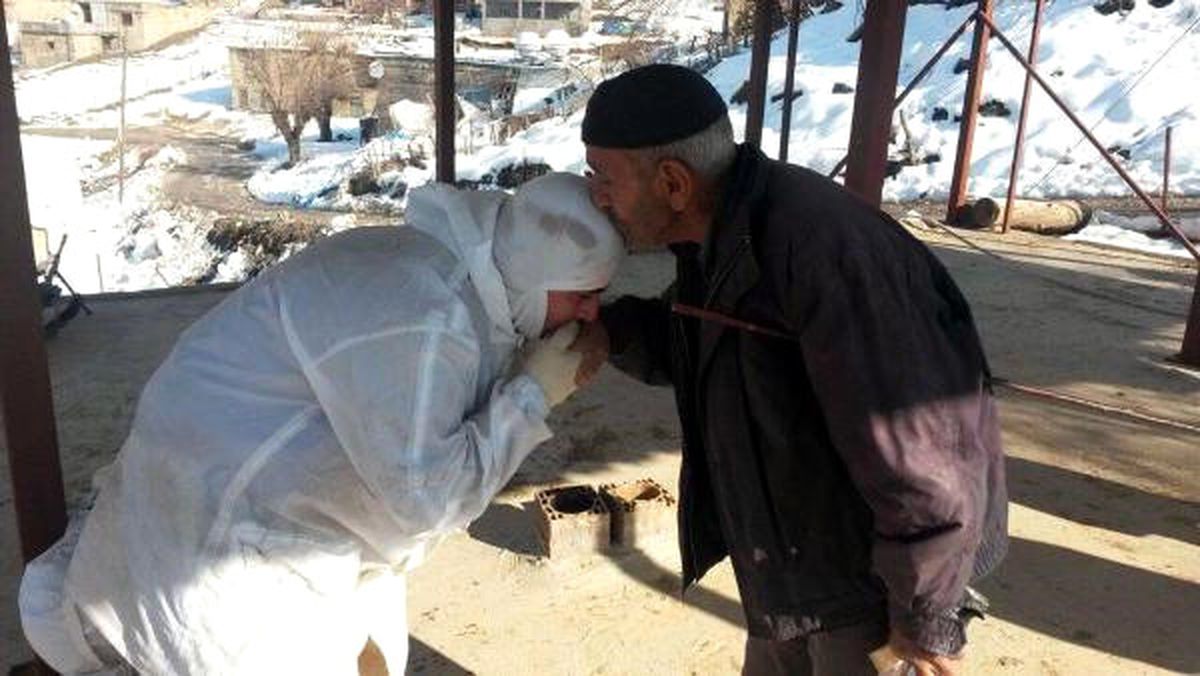 Diyarbakır\'da Güvenlik Güçleri, Bombalı Eylemlerde Kullanılacağı Düşünülen 3 Araca El Koydu