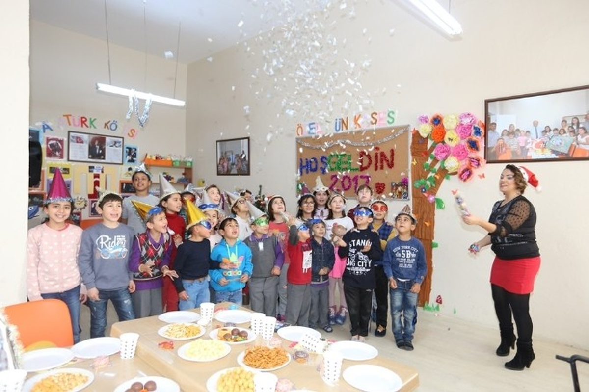 Efeler Belediyesi Kültür ve Sanat Evleri\'nde Yeni Yıl Coşkusu