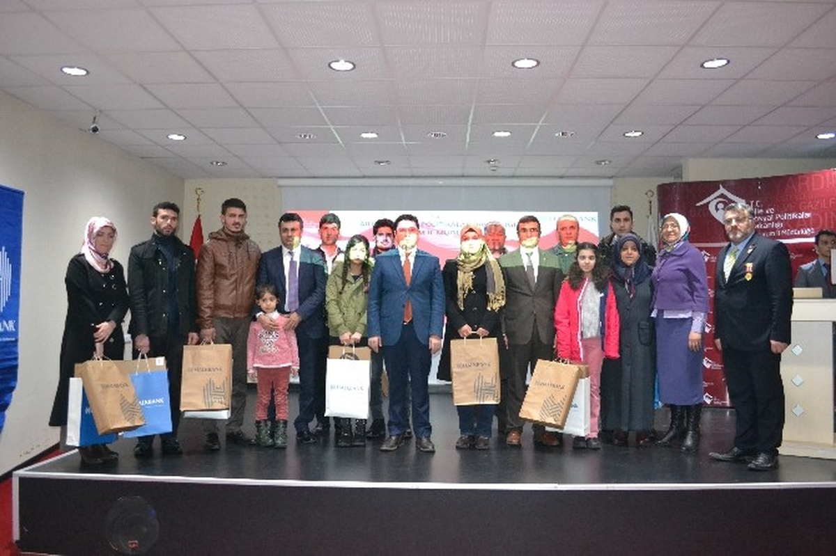 Erzurum\'da "Yalnız Değilsiniz, Türkiye\'nin En Büyük Ailesi Projesi"