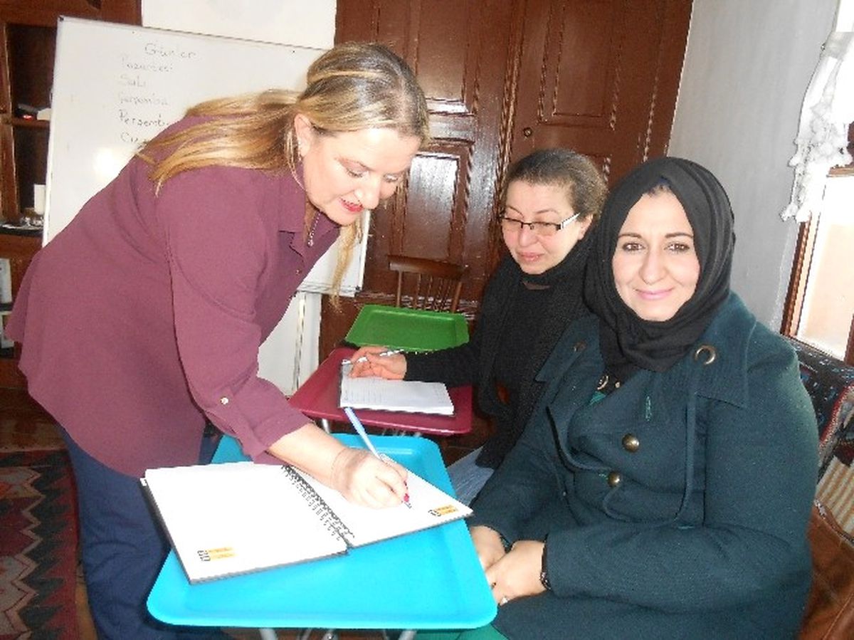 Eskişehir\'deki Sığınmacılara Türkçe Kursu