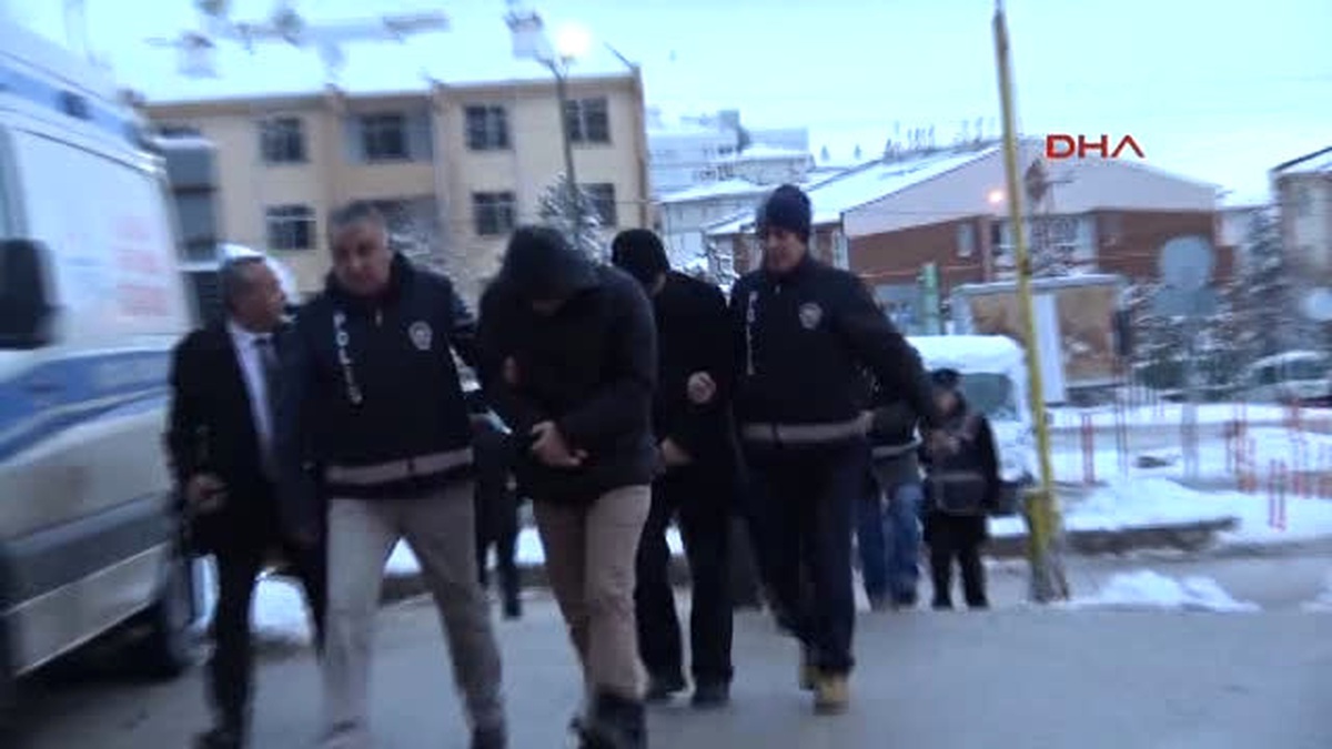 Eskişehir Fetö Şüphelisi Akademisyenler Adliyeye Sevk Edildi