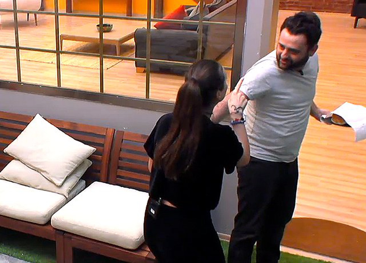 Filiz, Erdi\'ye Pişi Yaptı Ama Bir Şartı Vardı