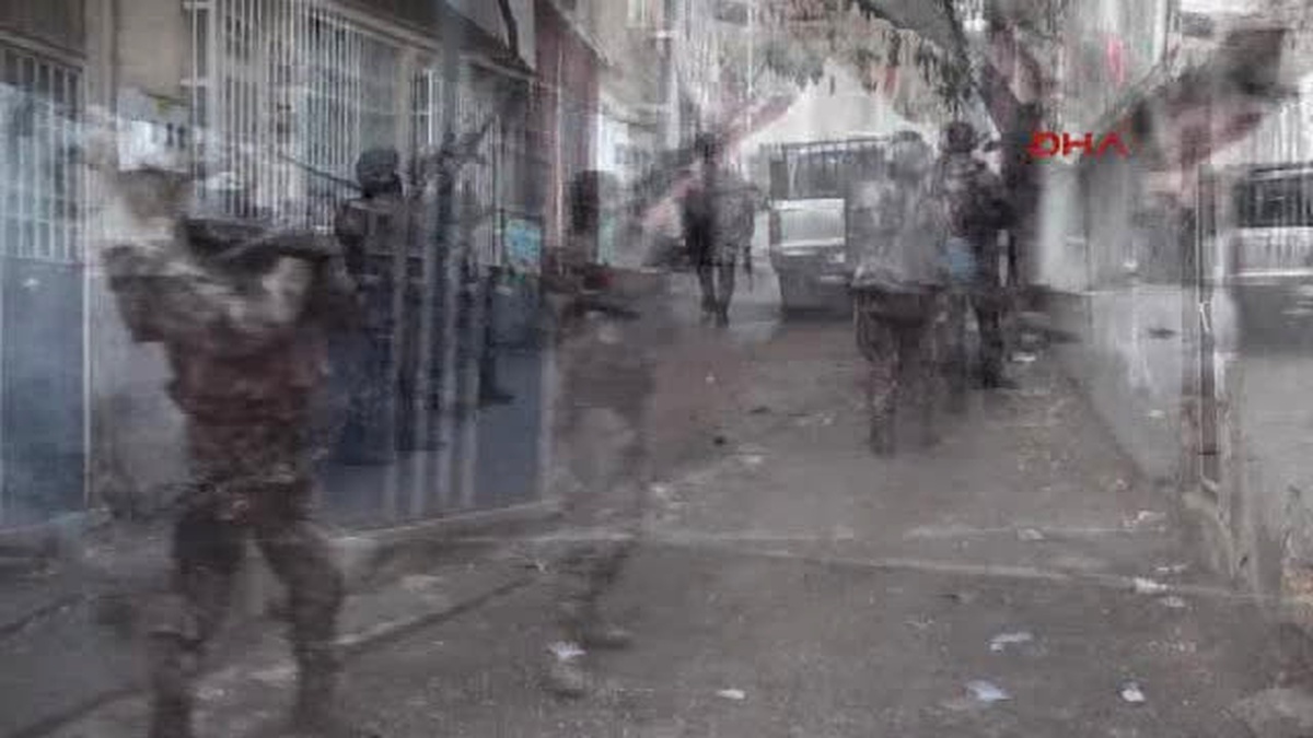 Gaziantep\'te Deaş Üyesi 18 Kişi Patlayıcı ve Silahlarla Yakalandı