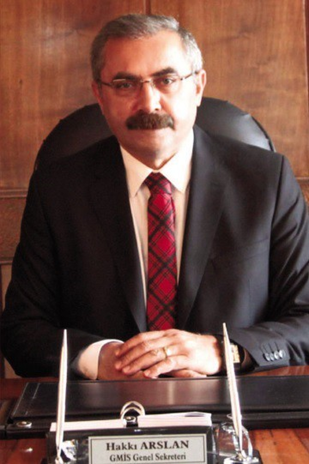 Gmis Genel Sekreteri Beyin Kanaması Geçirdi