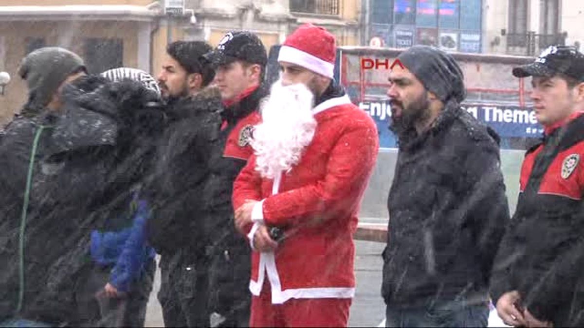 Istanbul\'daki Yılbaşı Önlemleri Taksim\'de Açıklandı
