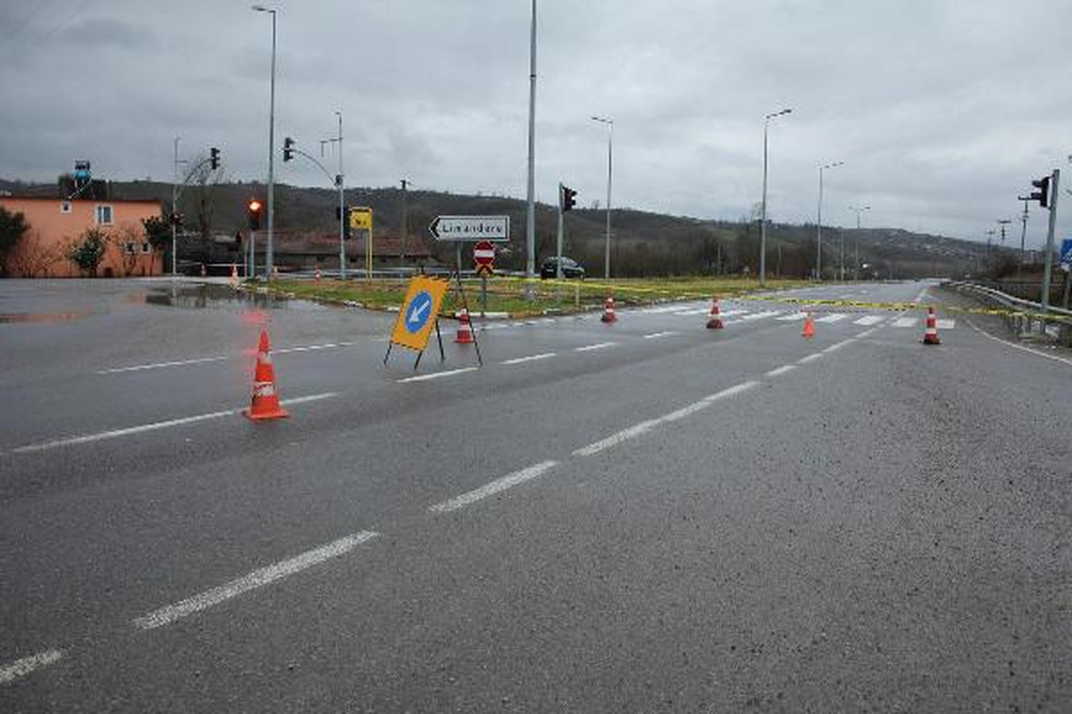Karasu ile Adapazarı Arasındaki Yol Ulaşıma Kapandı