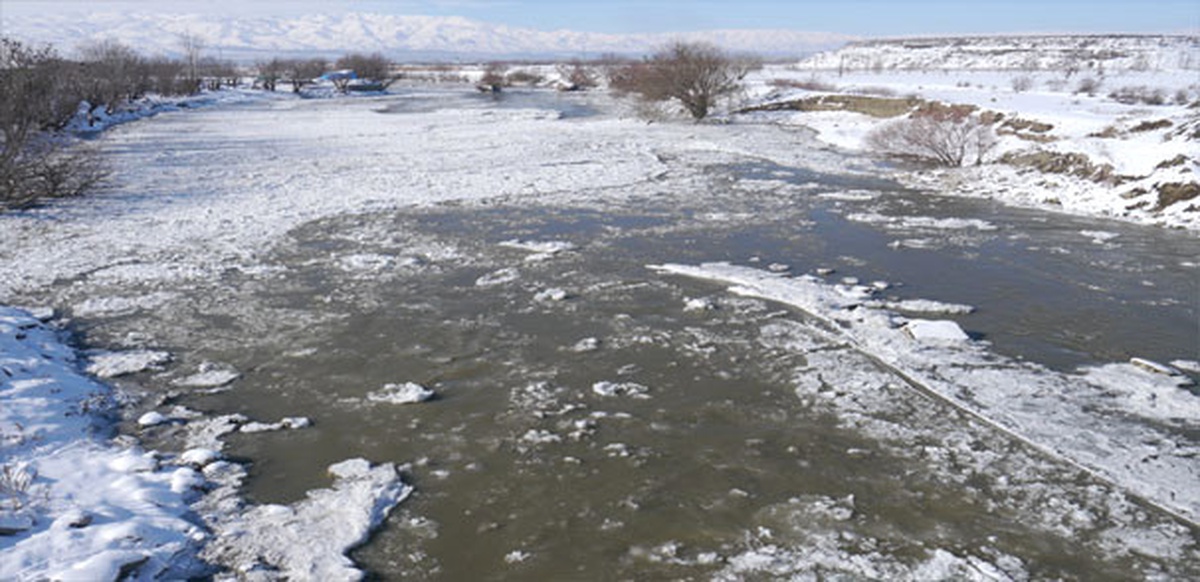 Karasu Nehri Kısmen Buz Tuttu