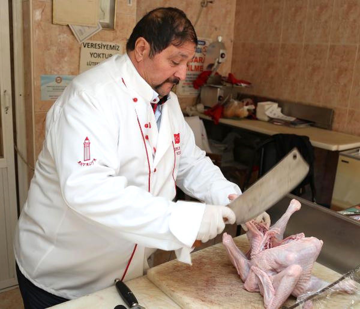 Kasaplar Yılbaşı Hindisini İkiye Böldü