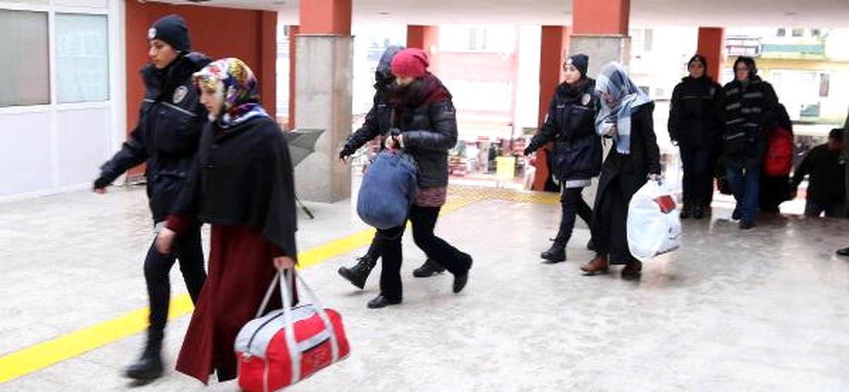 Kocaeli\'de Fetö\'den Gözaltına Alınan 10 Kişi Adliyede