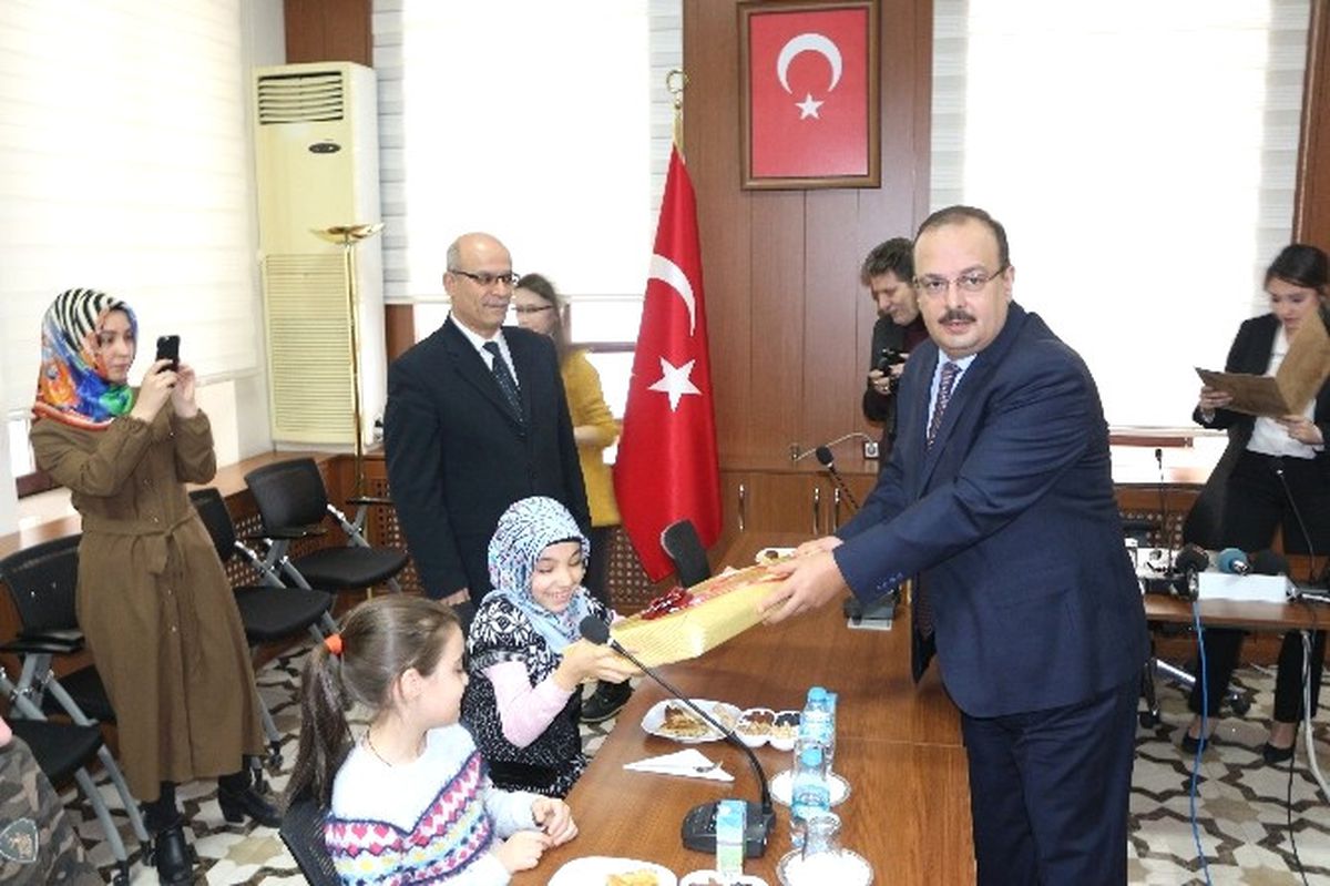 Konya\'da Şehit Çocuklarına Dizüstü Bilgisayar