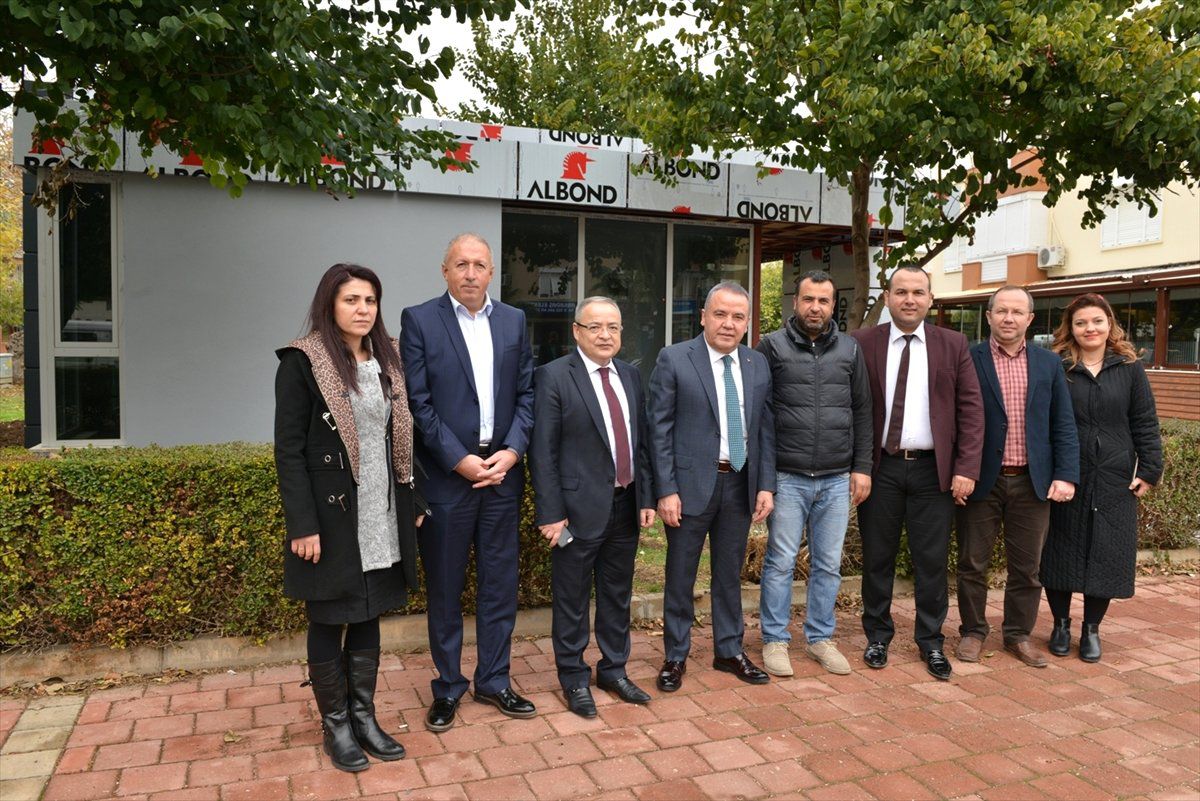 Konyaaltı\'ndaki Muhtar Binaları Yenileniyor