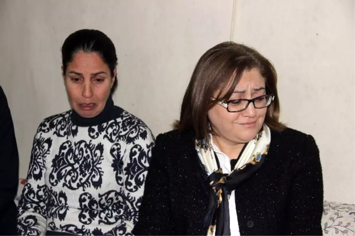 Küçük Canay\'dan Anne ve Babasına Sitem