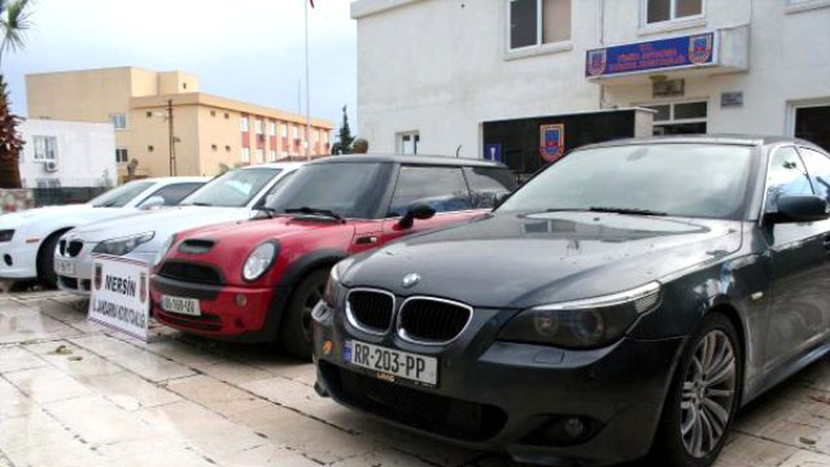 Lüks Otomobil Kaçakçılarına Operasyon