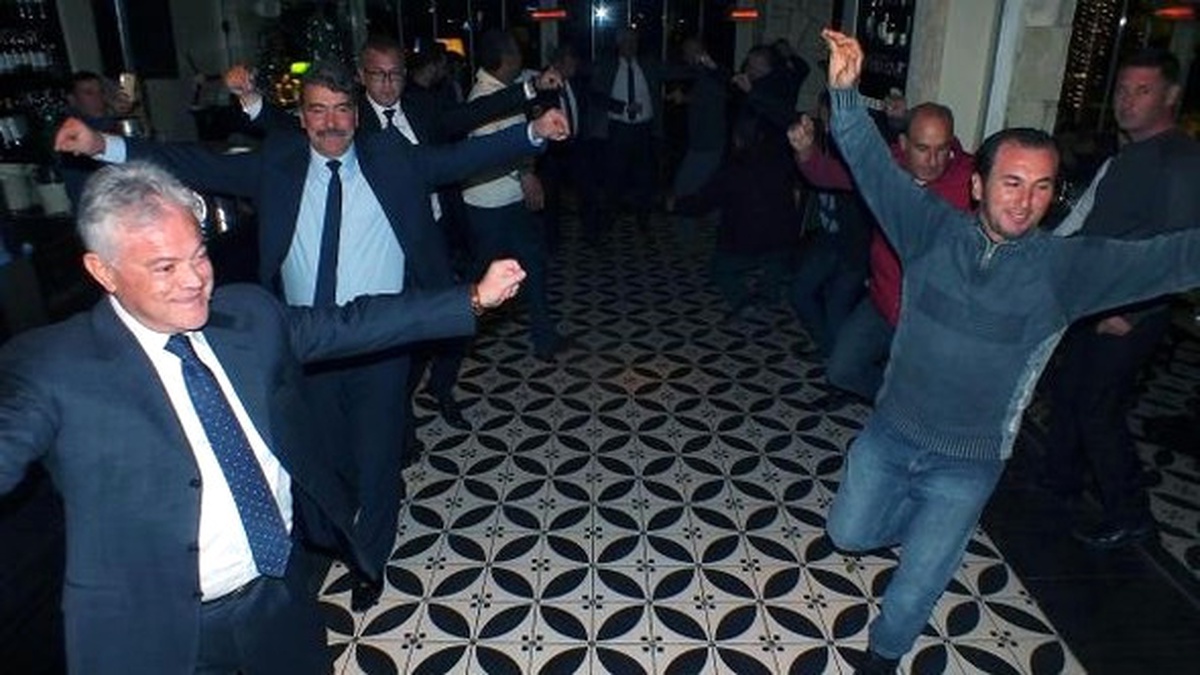 Marmaris Belediye Başkanı\'ndan İşçilere Yeni Yıl Sürprizi