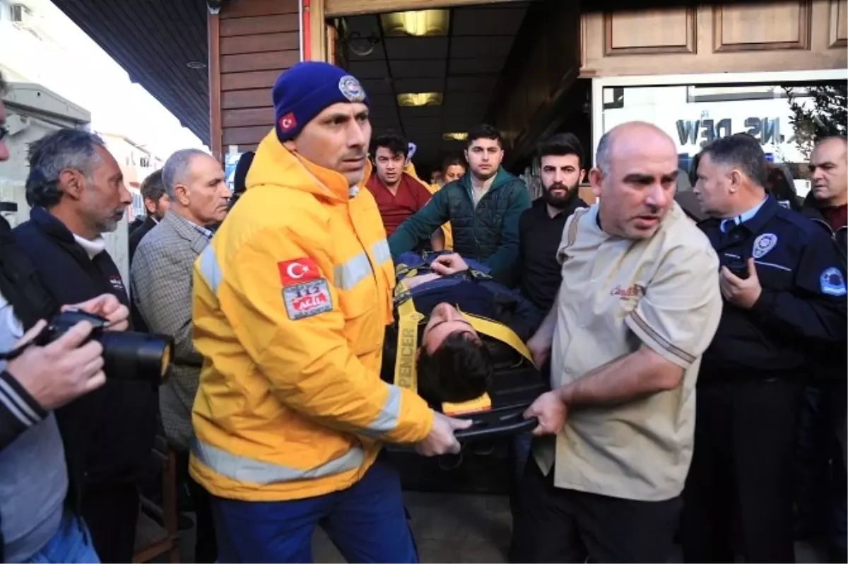 Milas\'ta Sokak Ortasında Bıçaklı Kavga: 1 Yaralı