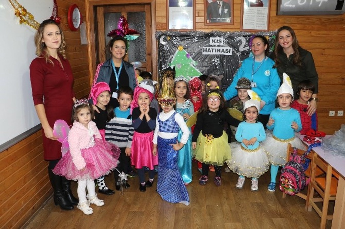 Minikler Yeni Yıla "Merhaba" Dedi