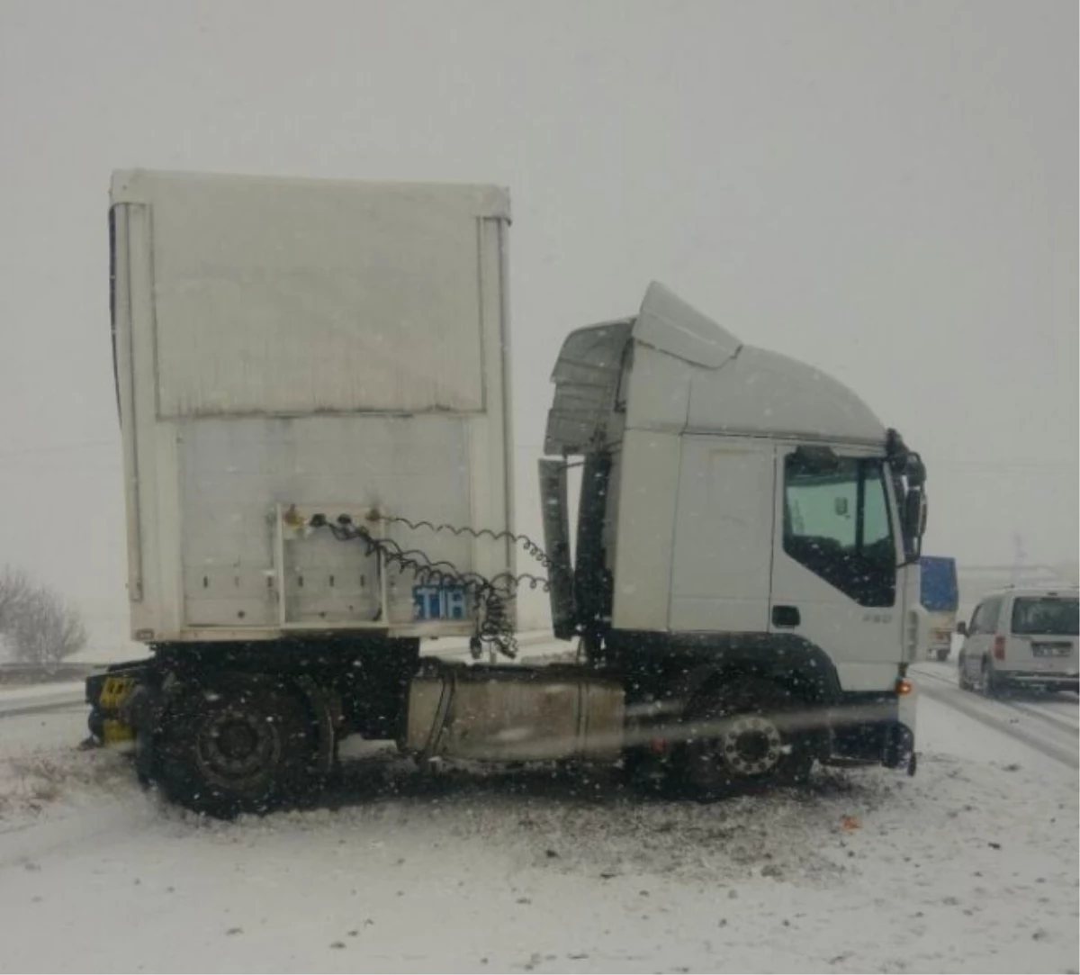 Nevşehir Acıgöl Yolunda Tır\'lar Zor Anlar Yaşıyor