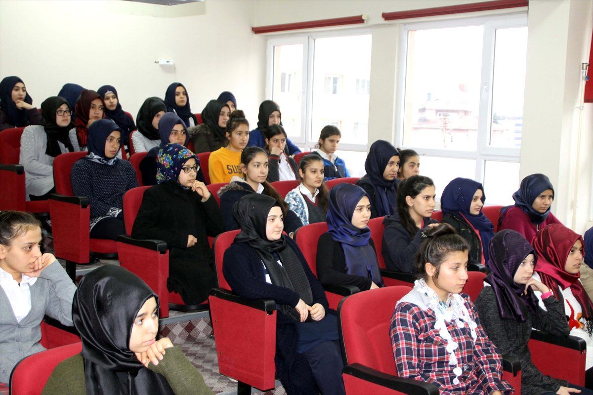 Öğrencilerden Şehitler İçin Hatm-i Şerif