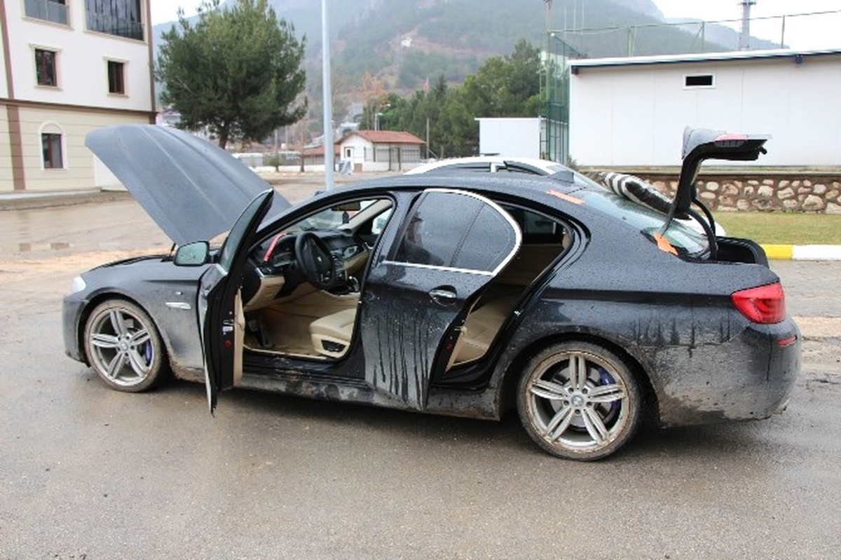 Pazarlıkta Çaldırdığı Otomobiline Çamura Saplanınca Kavuştu