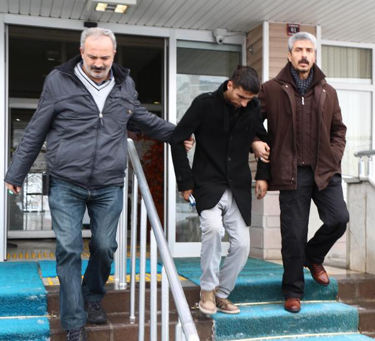Sahte Para, Hırsızlık ve Uyuşturucudan 2 Tutuklama