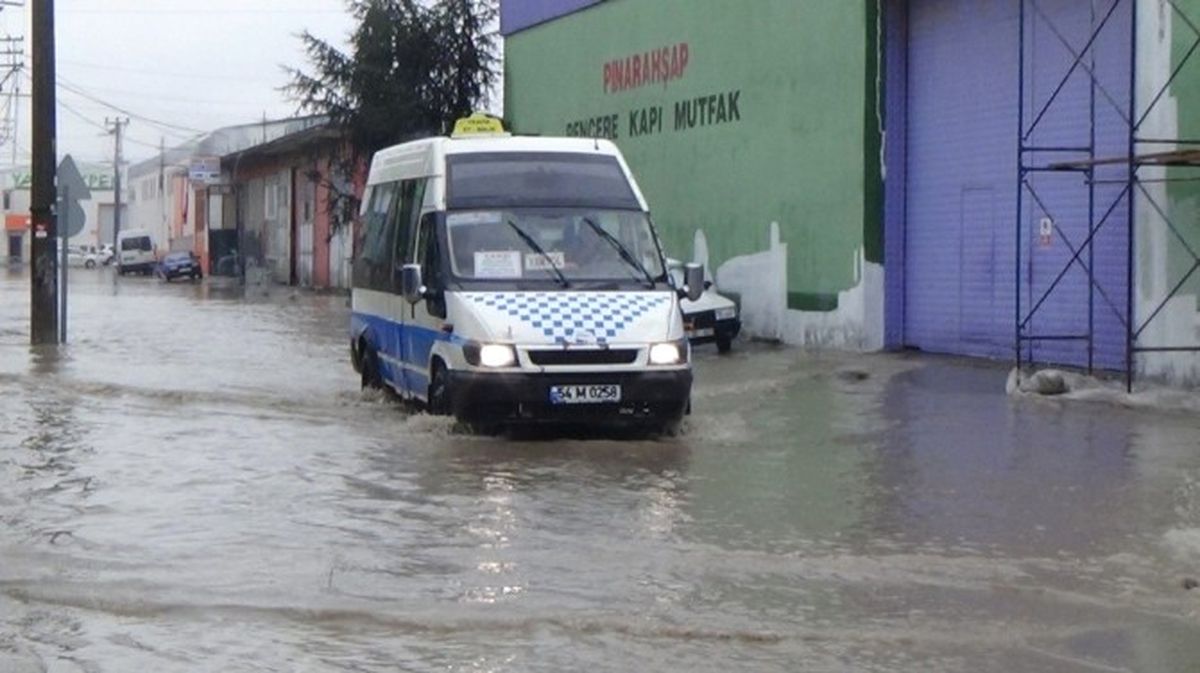 Sakarya\'da Sanayi Sular Altında Kaldı