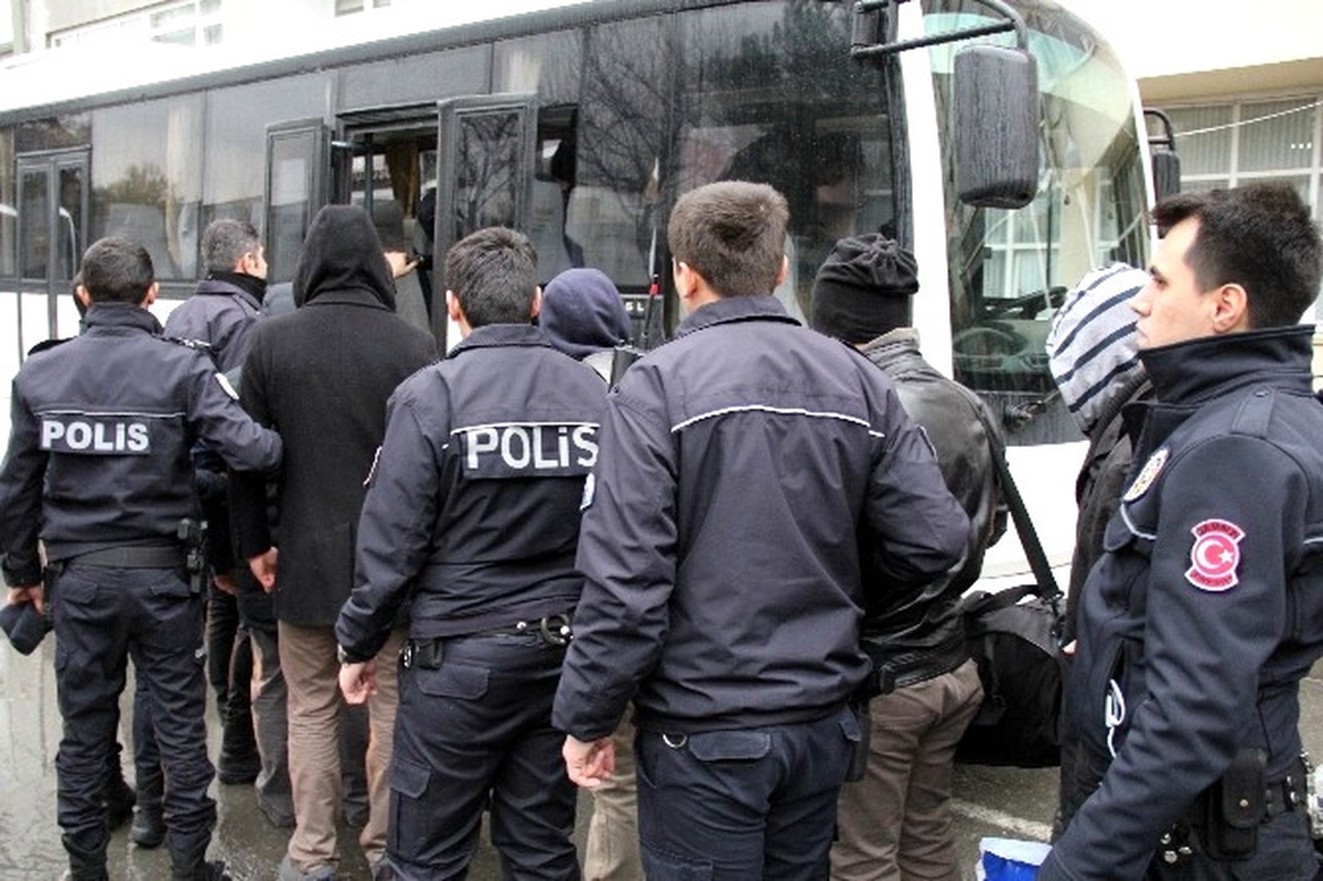 Samsun\'da Fetö\'den 14 Kişi Tutuklandı