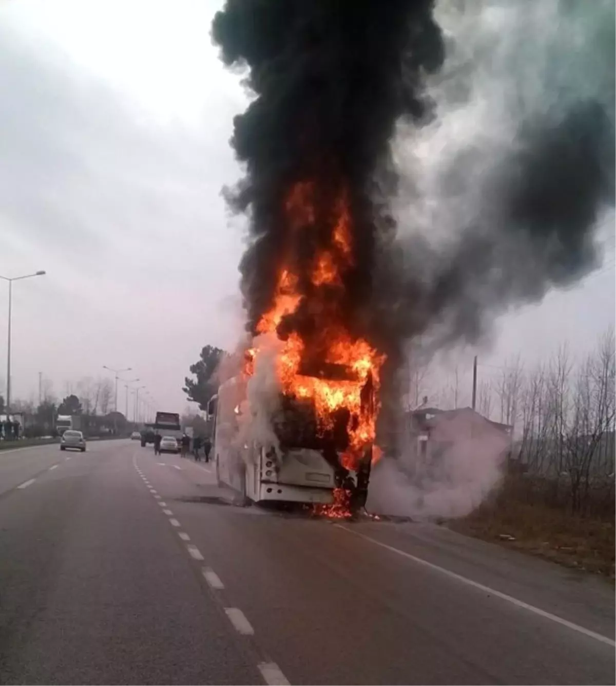 Samsun\'da Yolcu Otobüsü Alev Alev Yandı