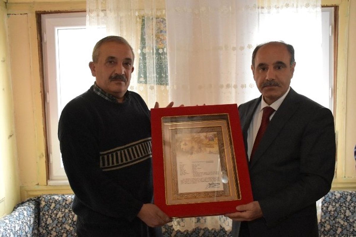 Şehit Coşkun İşleyen\'in Ailesine "Şehadet Belgesi" Verildi