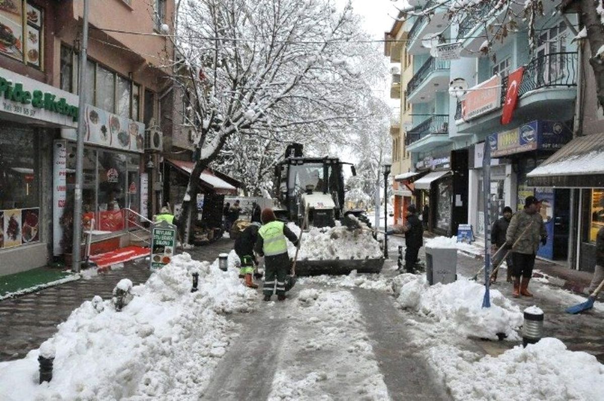 Söğüt\'te Karla Mücadele