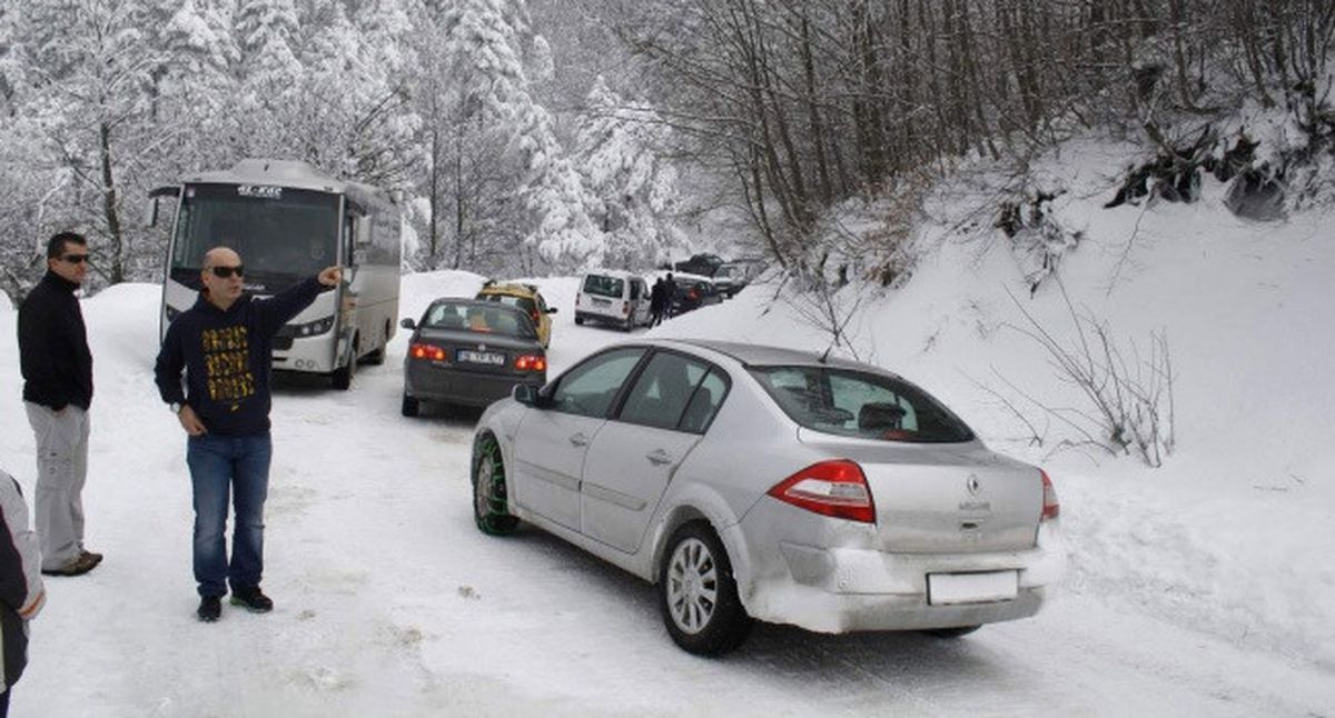 Uludağ Yolu Buz Pistine Döndü...
