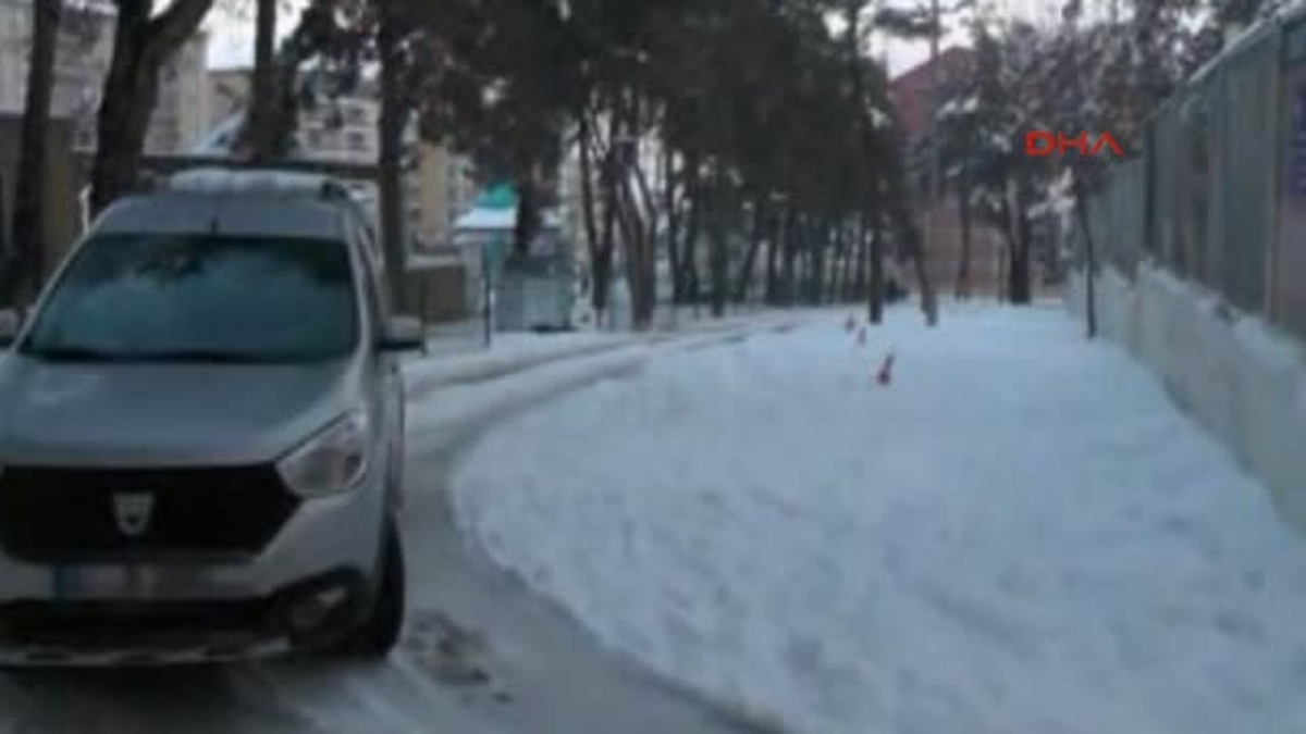 Uşak Otomobilden 713 Uyuşturucu Hap Çıktı