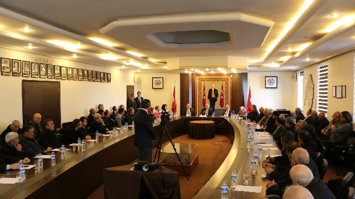 Vali Günaydın Muhtarlarla Buluştu