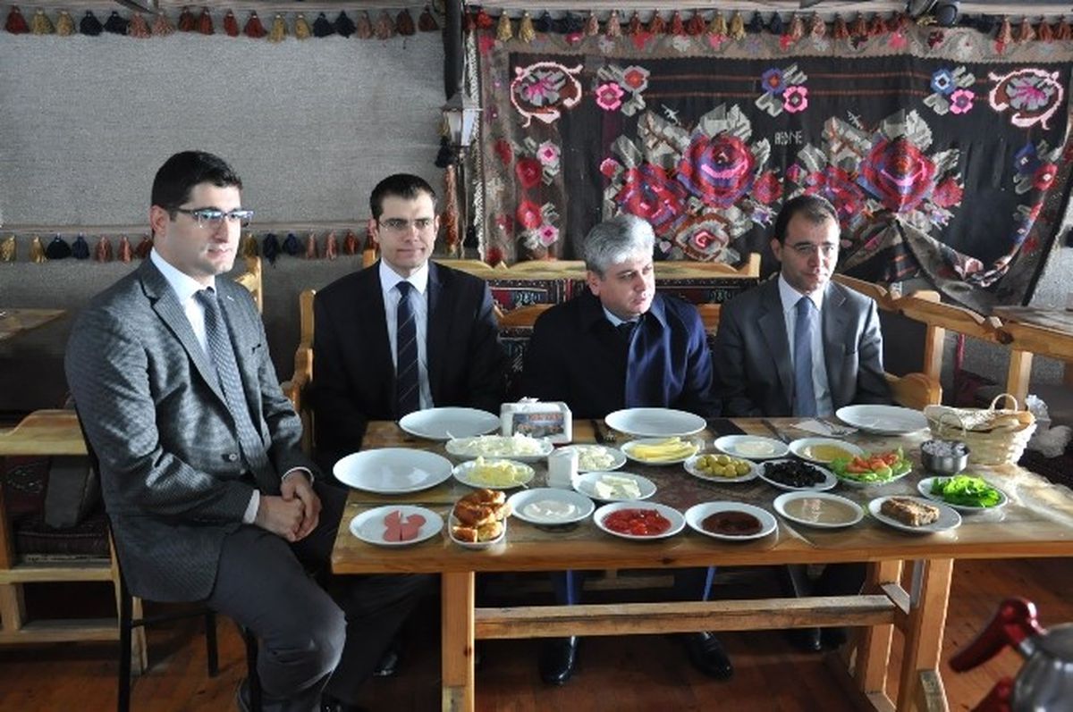Vali Rahmi Doğan, Kars Kalesi\'nde Basın Mensupları ile Buluştu