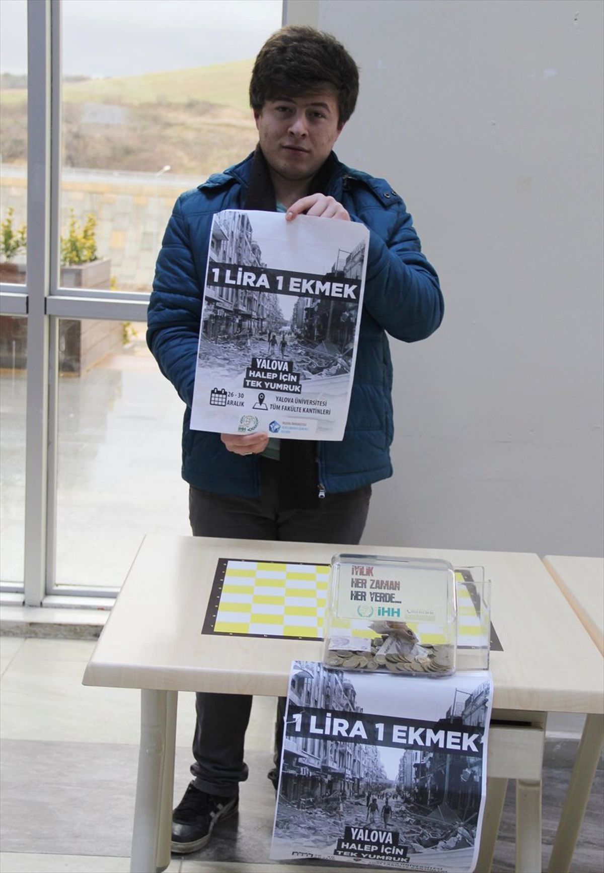 Yalova Üniversitesi Öğrencilerinden Suriyelilere Yardım