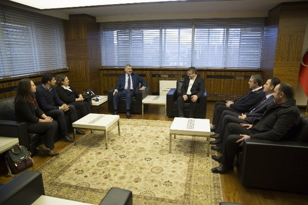 Yedi Düvele Boyun Eğmeyiz"