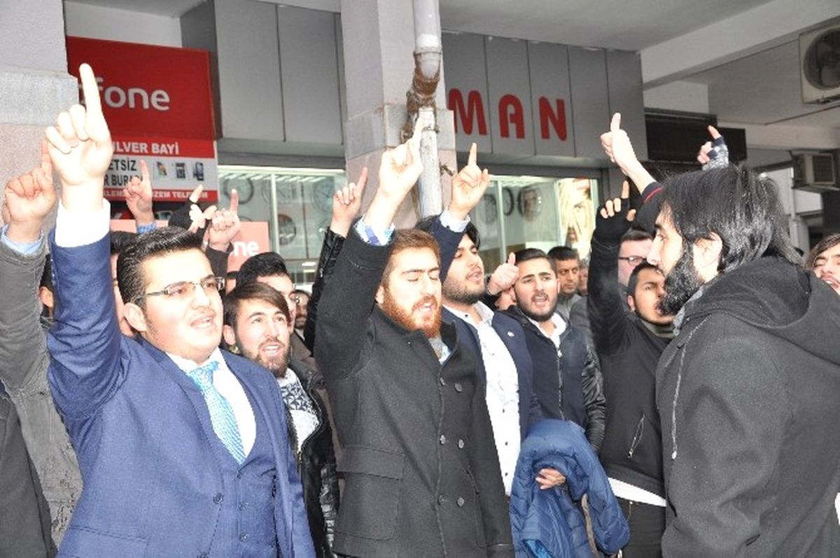 Agd Yılbaşı Kutlamalarını Protesto Etti
