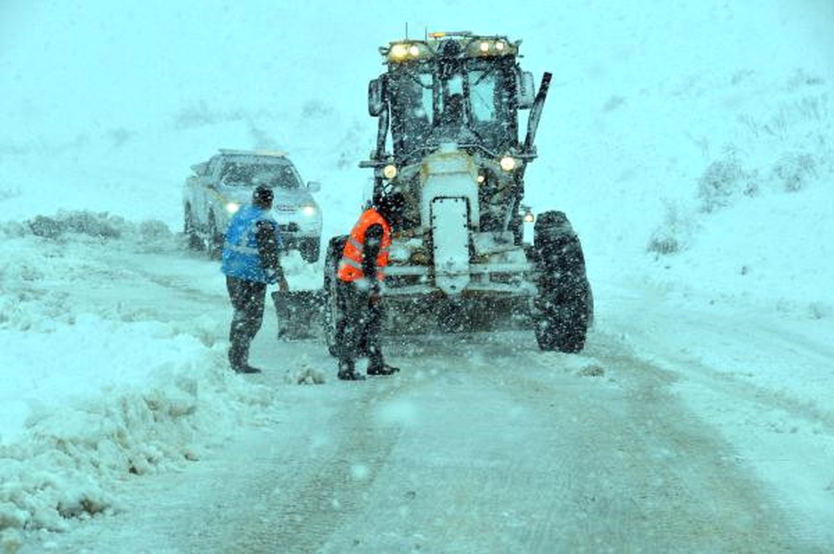 Balıkesir\'de 240 Mahalle Yolu Kapalı
