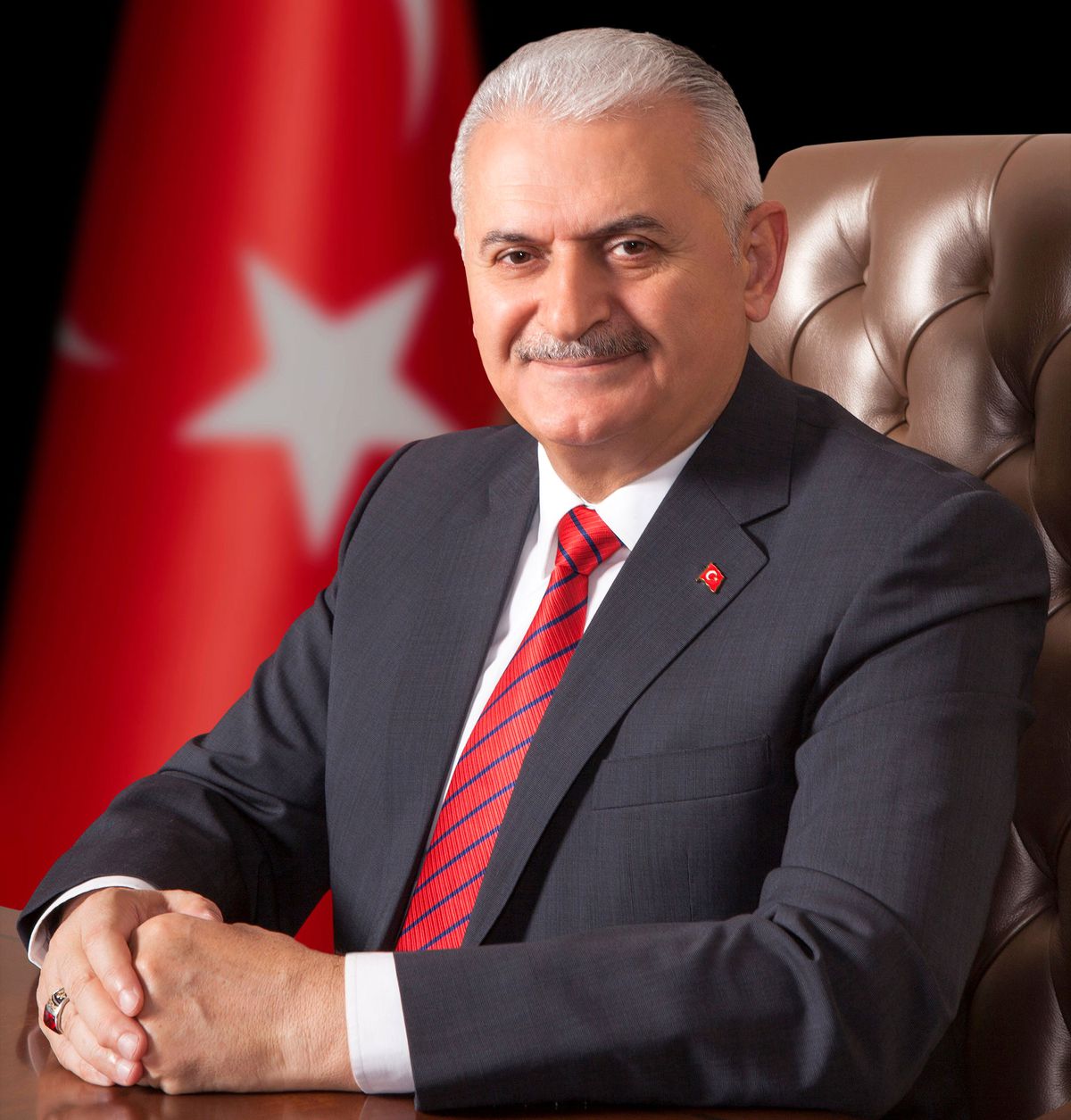Başbakan Yıldırım\'dan Yeni Yıl Mesajı: Yıldızımız Daha Parlayacak