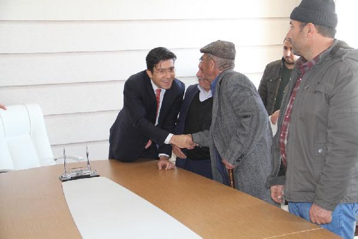 Başkale\'de Gazi ve Şehit Aileleri Umreye Gönderildi