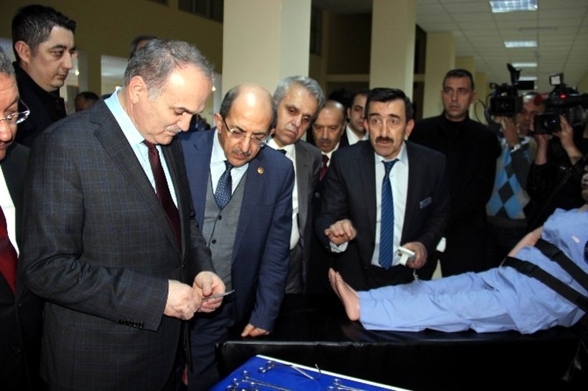 Bilim, Sanayi ve Teknoloji Bakanı Özlü Erciyes Teknopark\'ı Ziyaret Etti