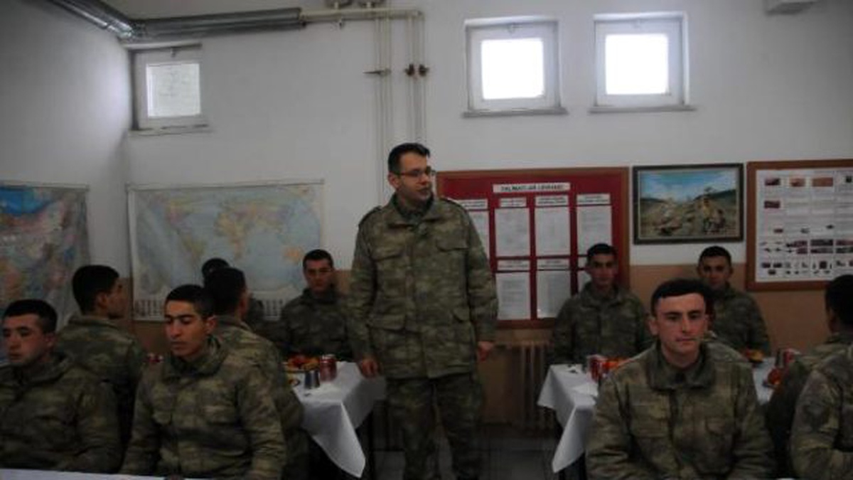 Bulgaristan Sınırındaki Askerlerin Buruk Ama Onurlu Yeni Yıl Sevinci